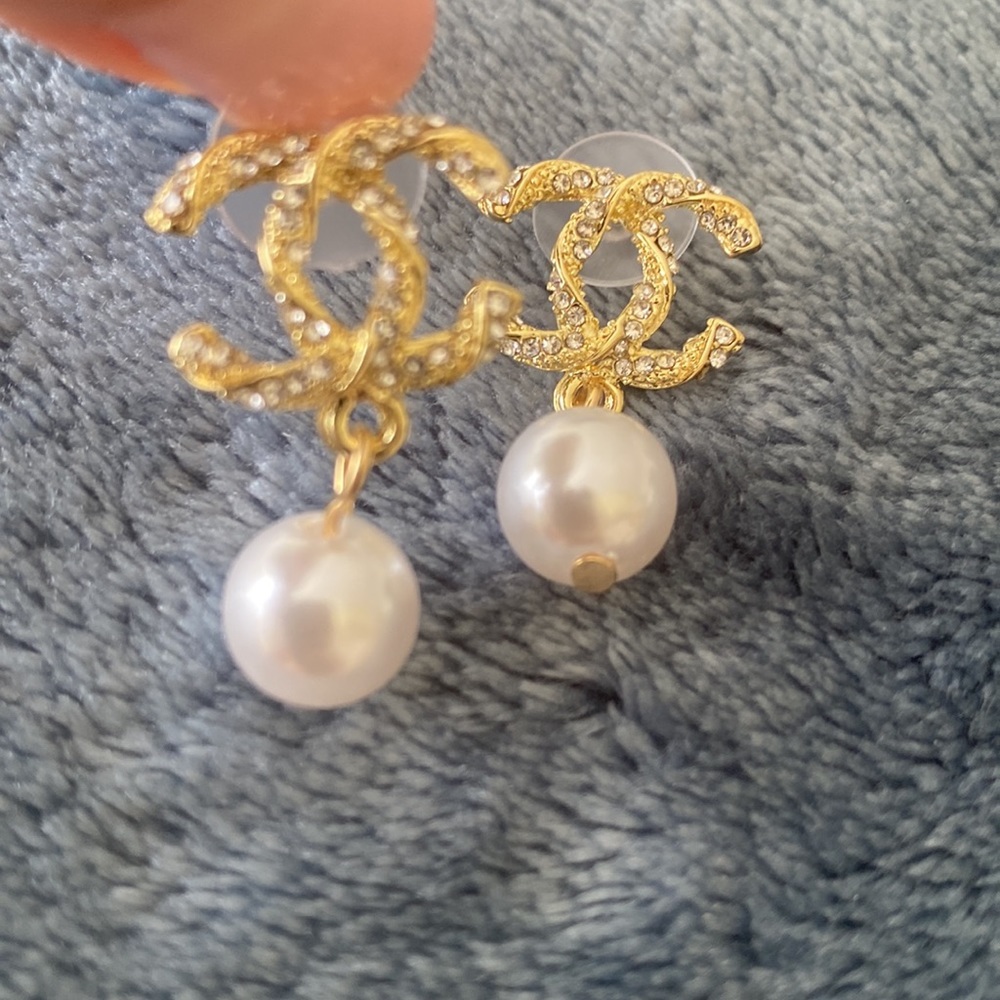 Fashion logo earrings new - Picture 2 of 4